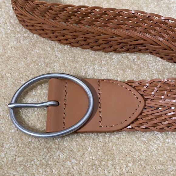 Women’s Belt Tan Woven Medium with Silver Buckle NWT - Picture 2 of 6